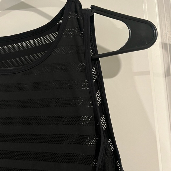 Lululemon Off and Running Tank Size 6 Black - Picture 5 of 8